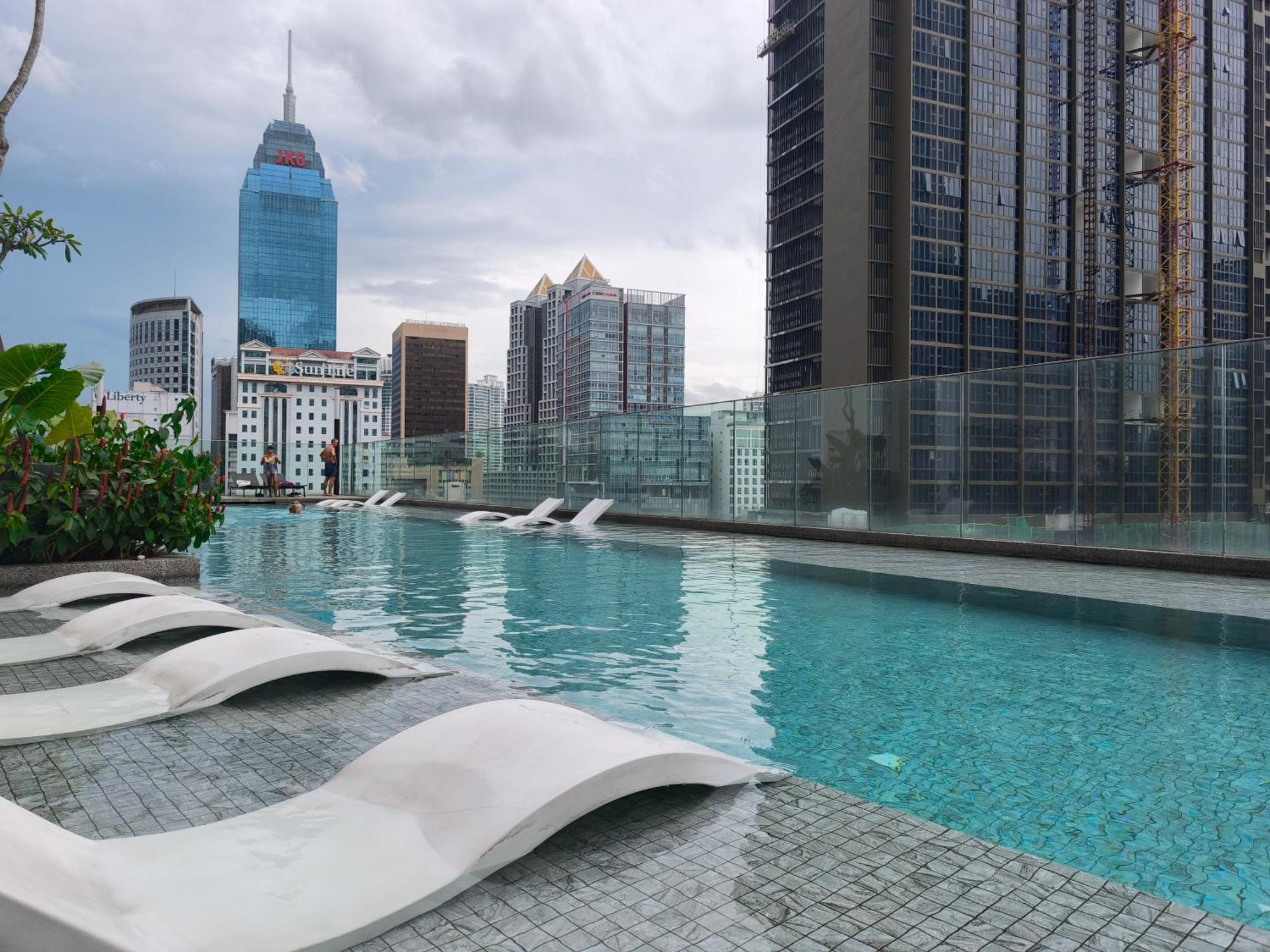 Quill Klcc By Moonlight *
